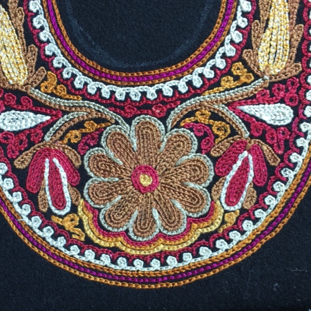 Vintage pair of hand embroidered pieces, for slippers (?) - Picture 2 of 9